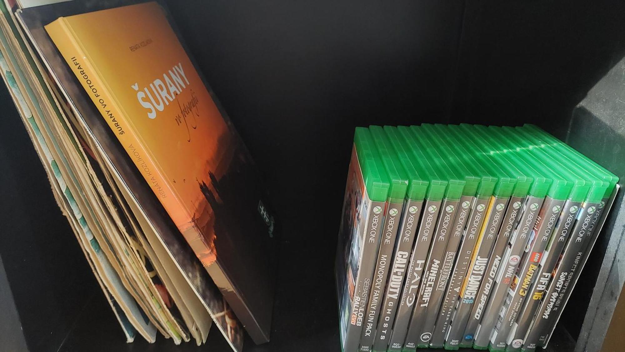 Apartman Surany Buitenkant foto